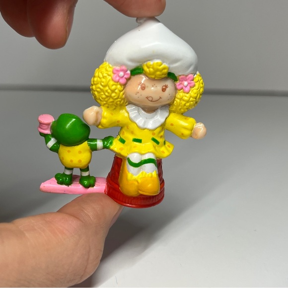 Vintage Strawberry Shortcake Mini PVC Figure 80s Lemon Meringue Deluxe Frog - Picture 3 of 9
